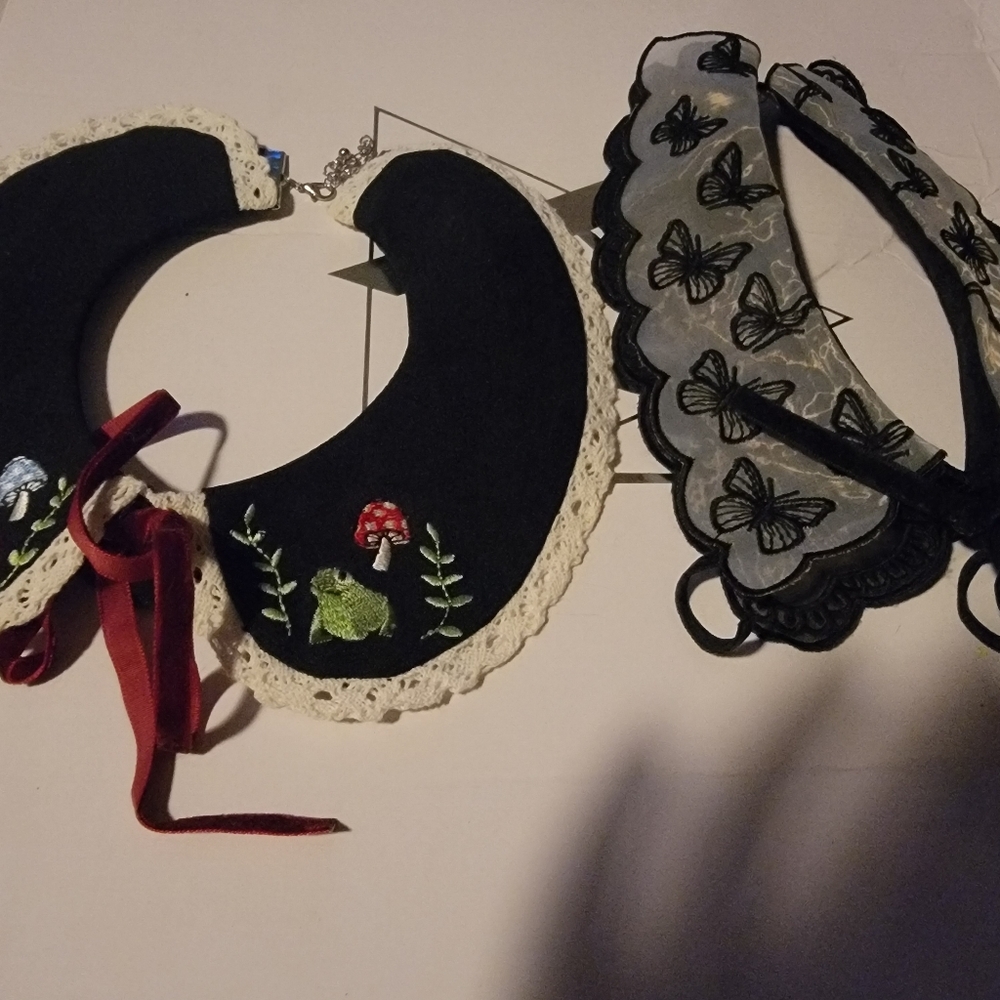 Hot Topic Black and White Embroidered Collars